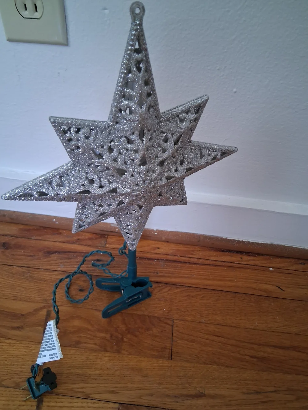 Glittering Silver Star Clip-On Holiday Light